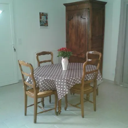 L'hippocampe 10 Rue Jacqueline Maillot - 17300 Hébergement de vacances *